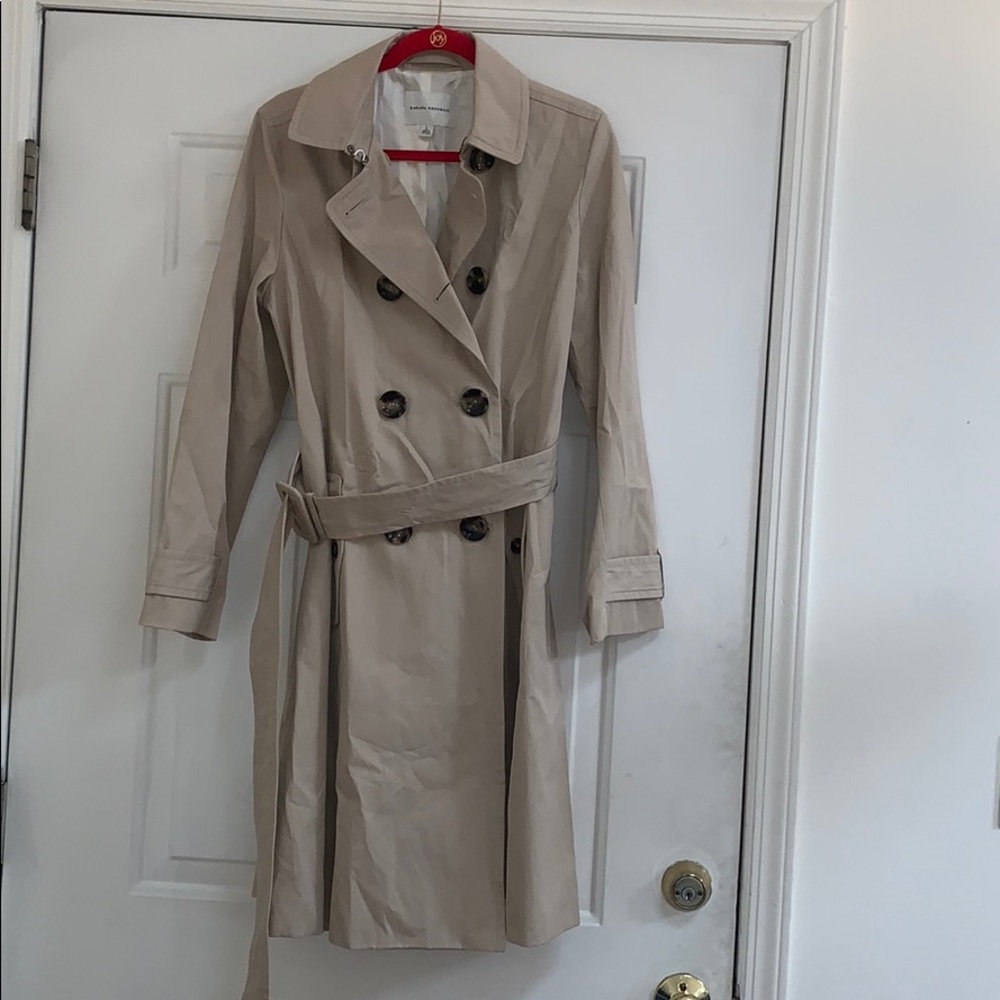 Tan rain trench coat. Banana Republic Sz Large